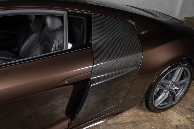 Used-2015-Audi-R8-52-quattro