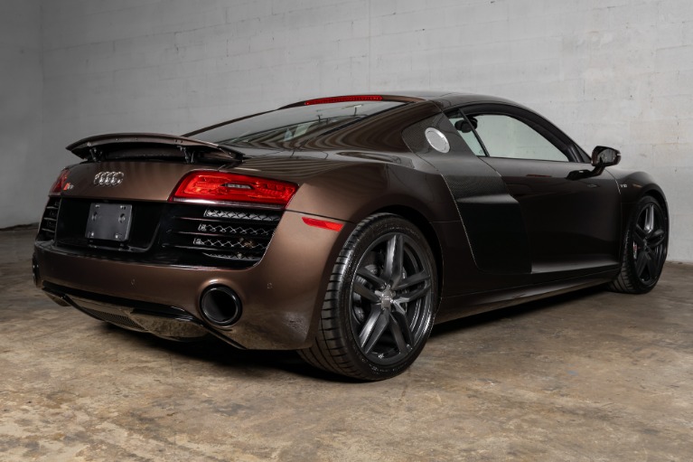 Used-2015-Audi-R8-52-quattro