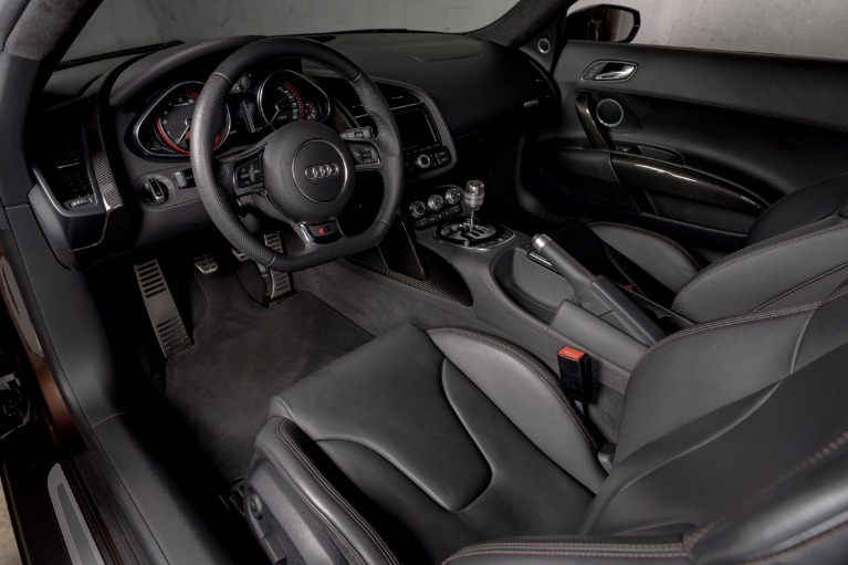 Used-2015-Audi-R8-52-quattro