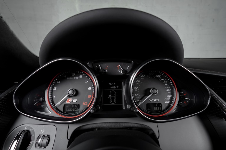 Used-2015-Audi-R8-52-quattro