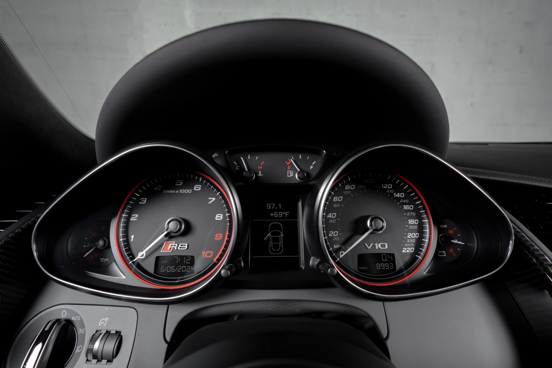 Used-2015-Audi-R8-52-quattro