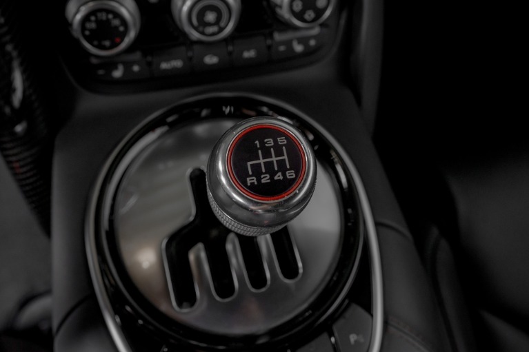 Used-2015-Audi-R8-52-quattro