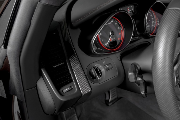Used-2015-Audi-R8-52-quattro