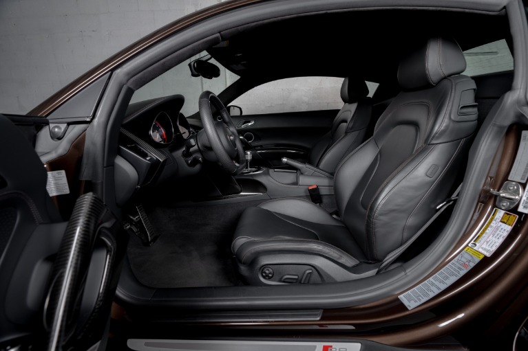 Used-2015-Audi-R8-52-quattro