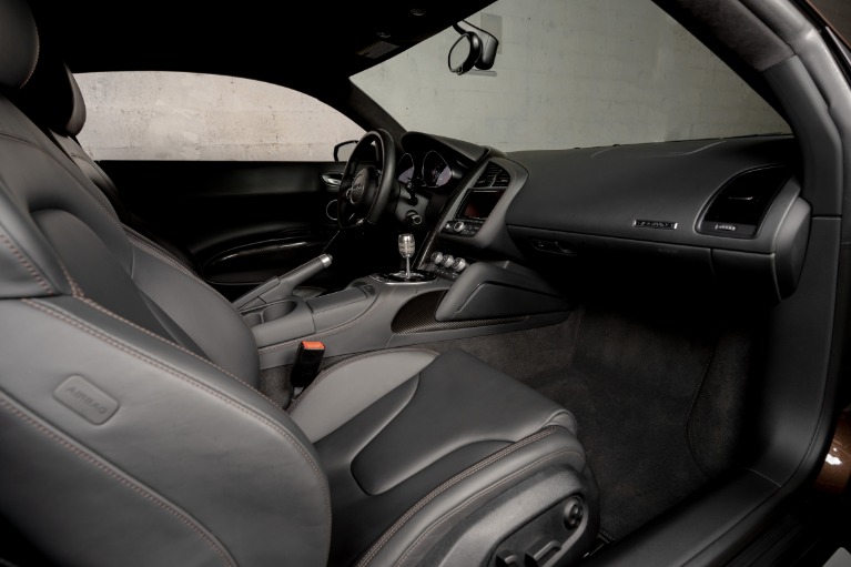Used-2015-Audi-R8-52-quattro