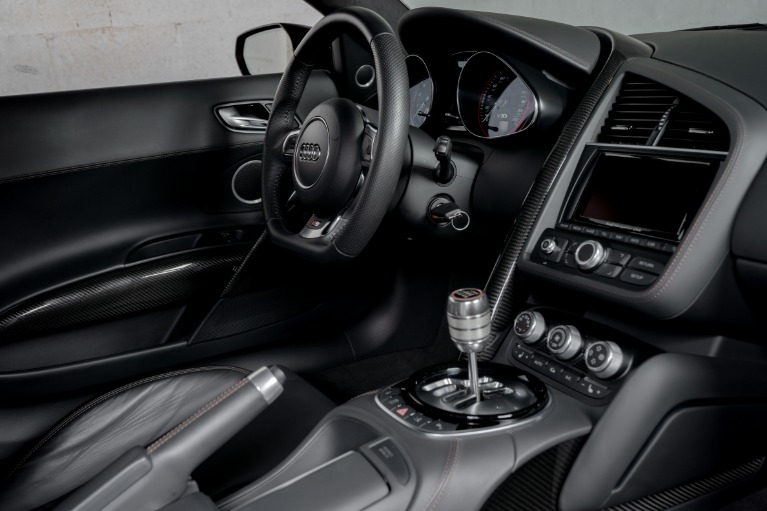 Used-2015-Audi-R8-52-quattro