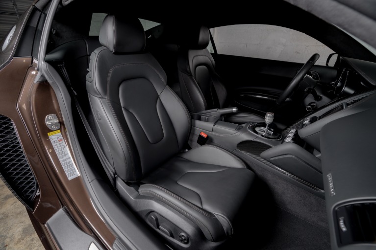 Used-2015-Audi-R8-52-quattro