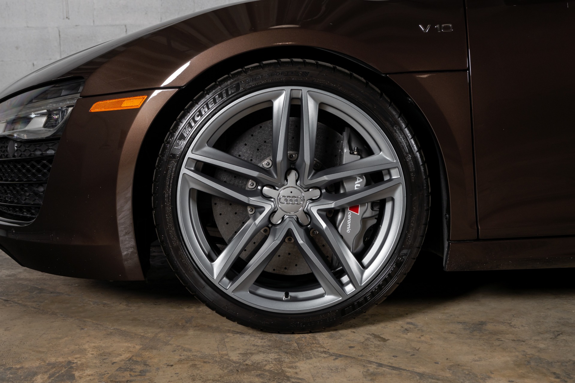 Used-2015-Audi-R8-52-quattro