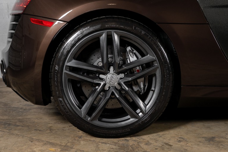 Used-2015-Audi-R8-52-quattro
