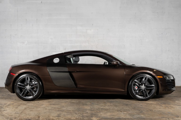 Used-2015-Audi-R8-52-quattro