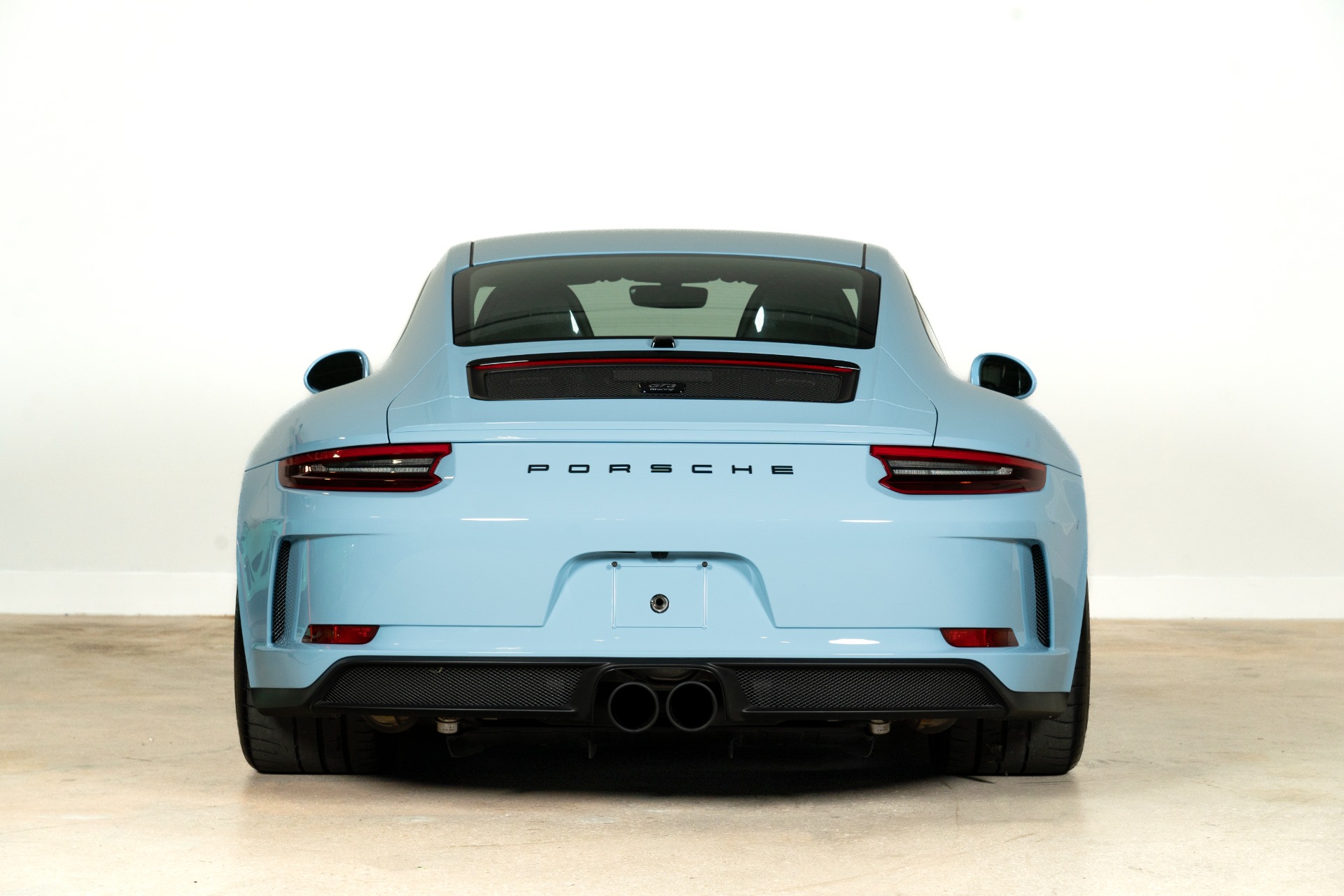 Used-2018-Porsche-911-GT3-Touring