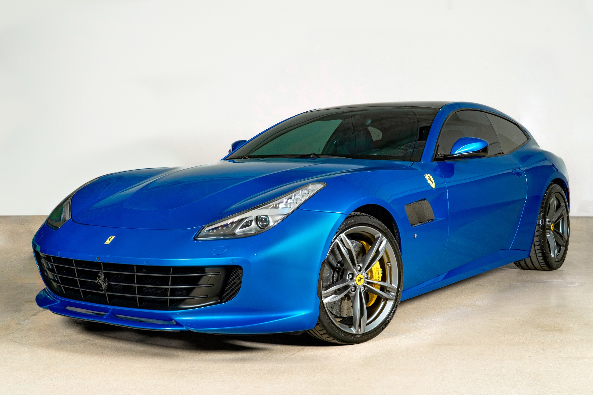 Used-2018-Ferrari-GTC4Lusso