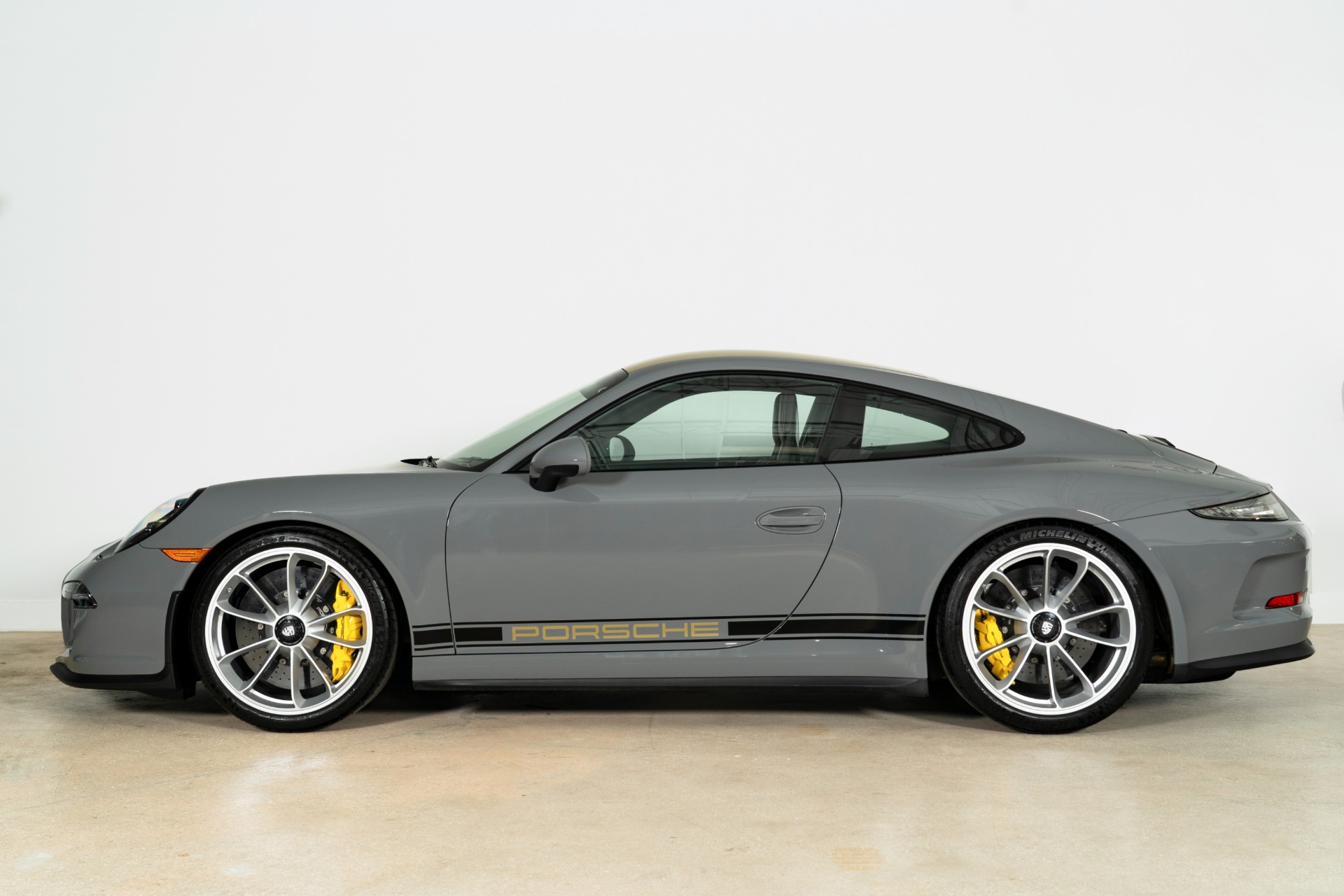 Used-2016-Porsche-911-R