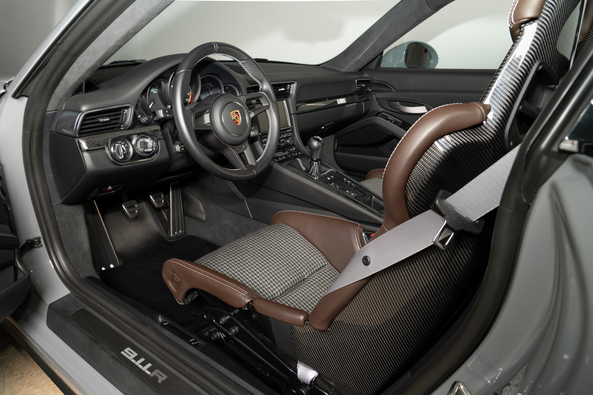Used-2016-Porsche-911-R
