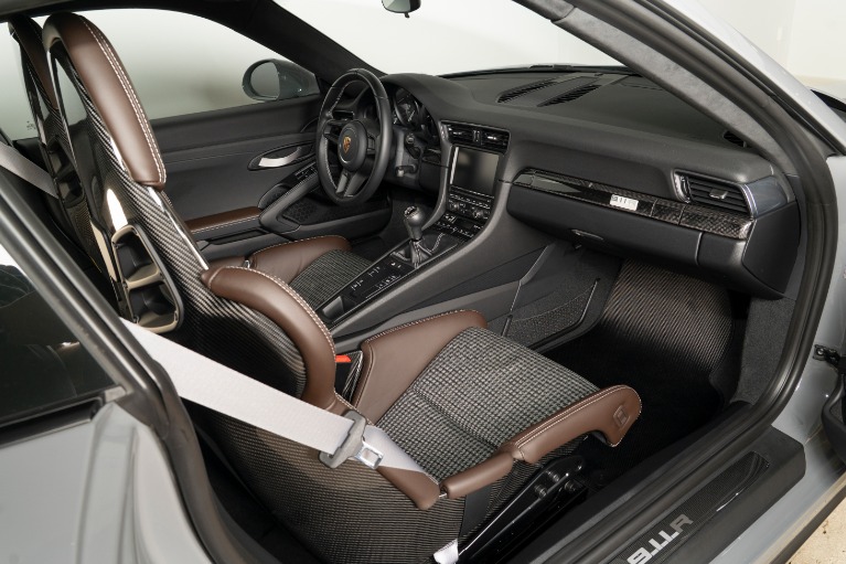 Used-2016-Porsche-911-R