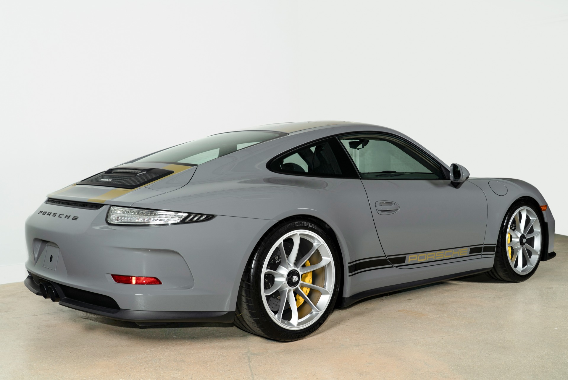 Used-2016-Porsche-911-R