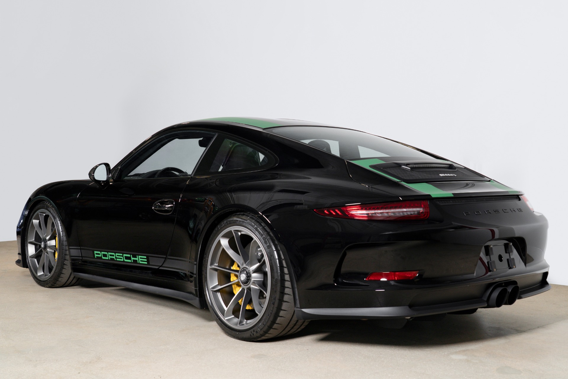 Used-2016-Porsche-911-R