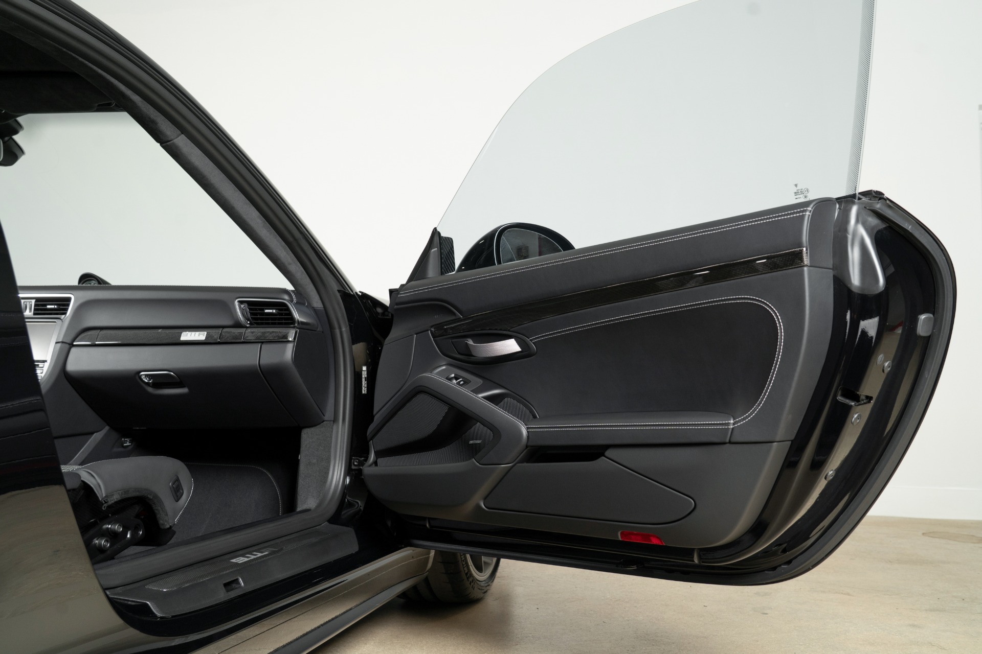 Used-2016-Porsche-911-R