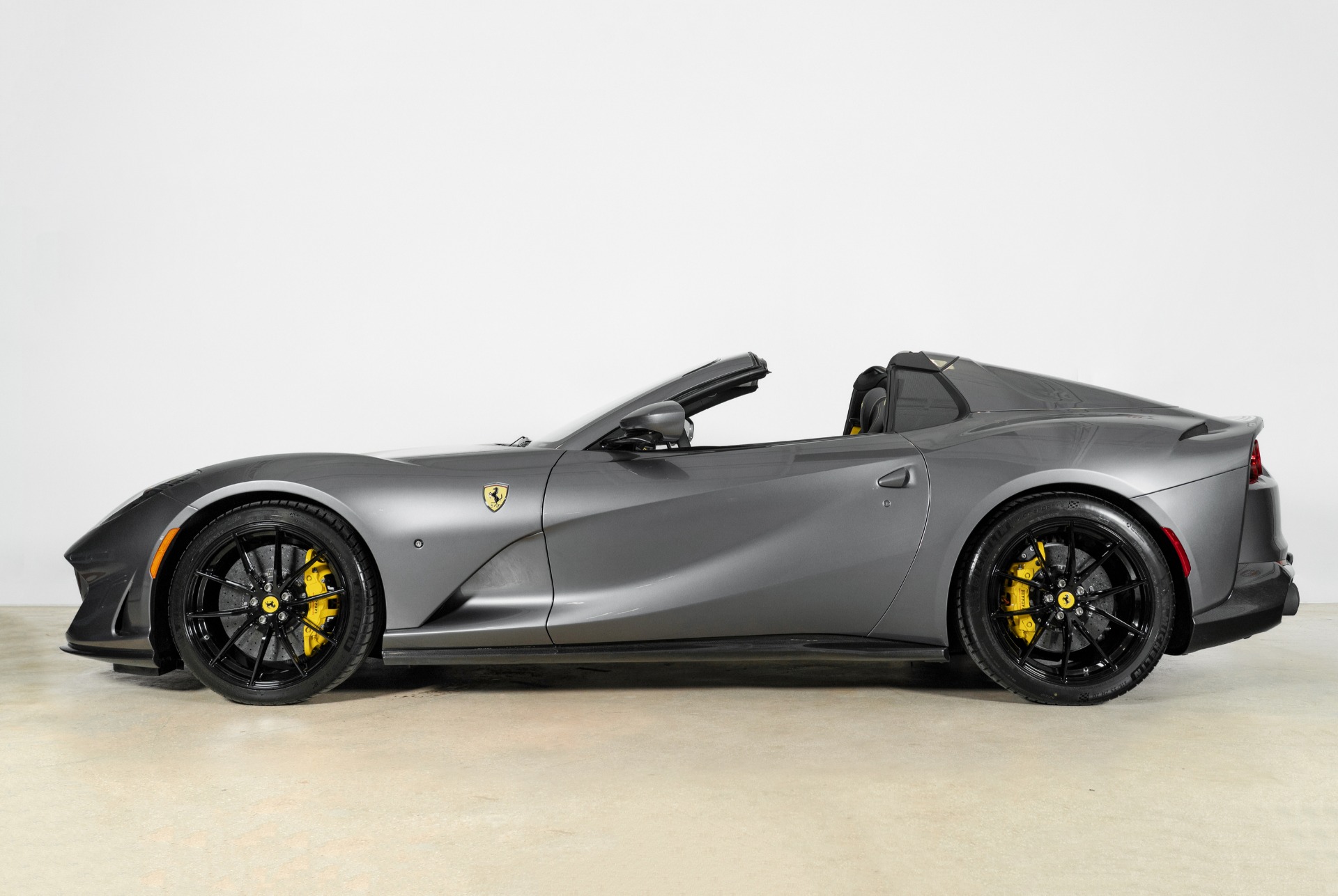 Used-2023-Ferrari-812-GTS
