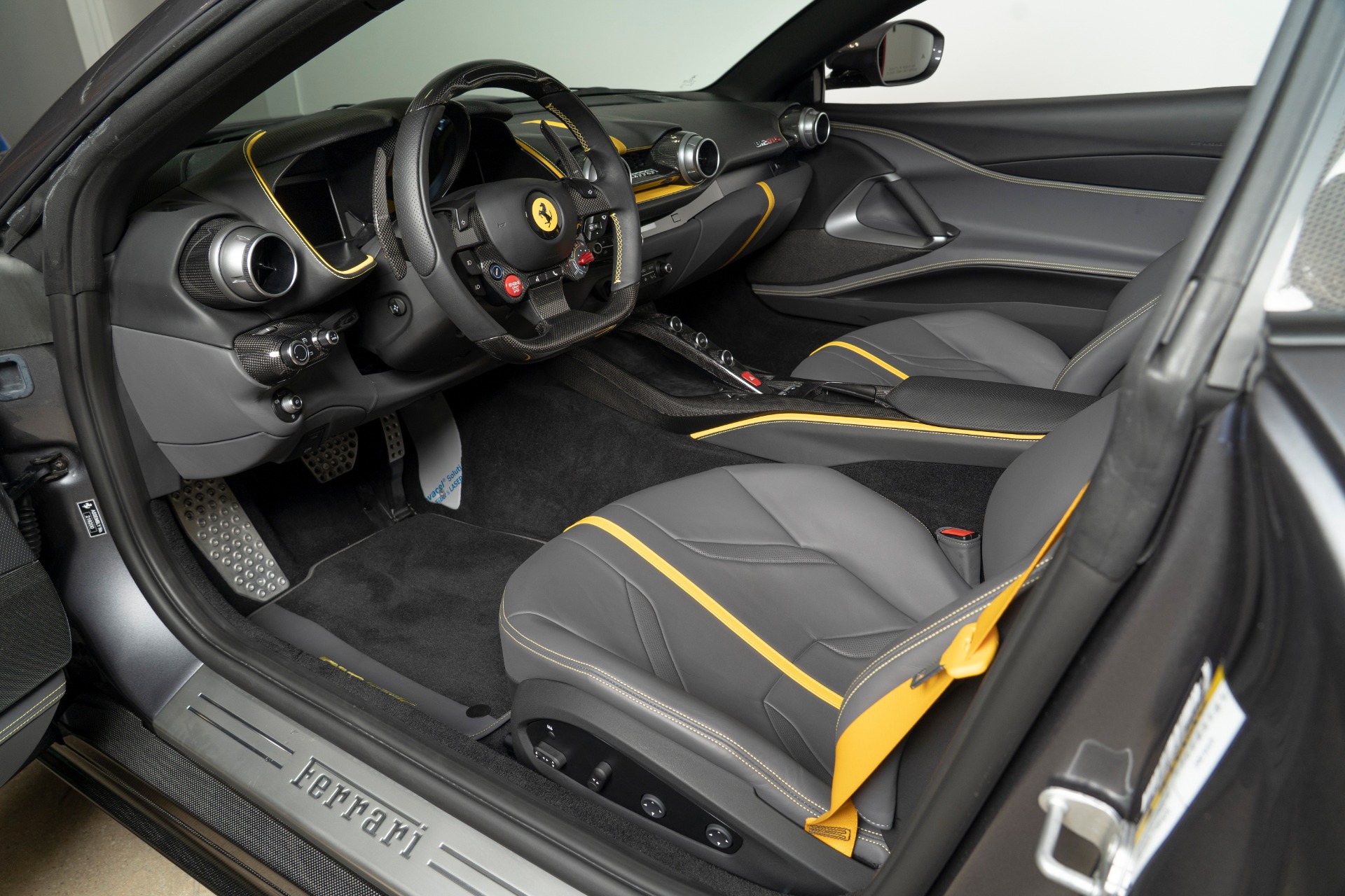 Used-2023-Ferrari-812-GTS