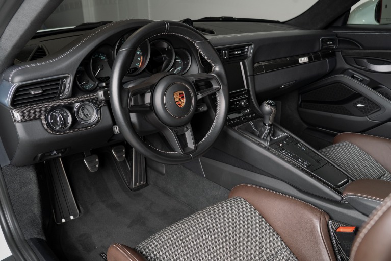 Used-2016-Porsche-911-R