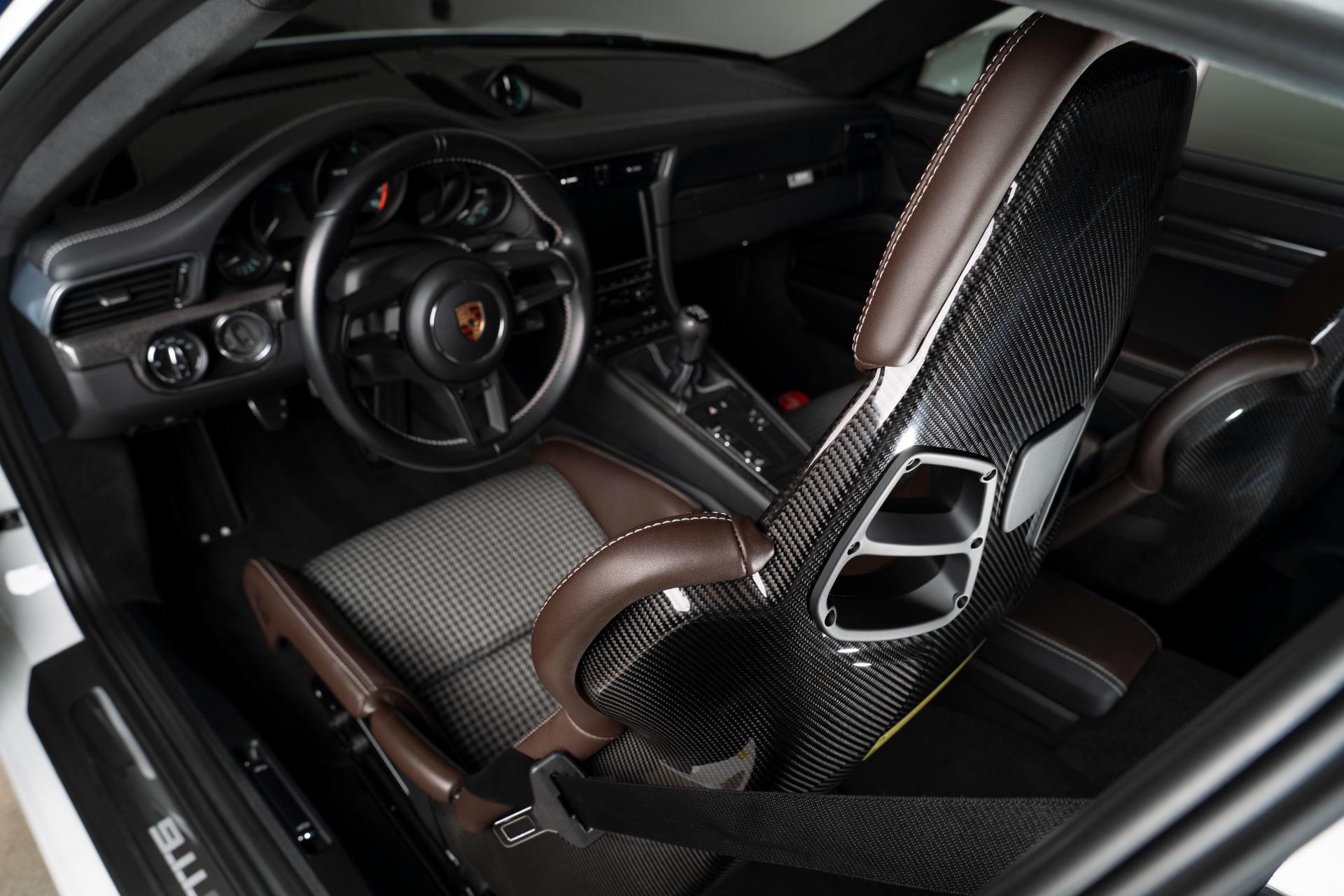 Used-2016-Porsche-911-R