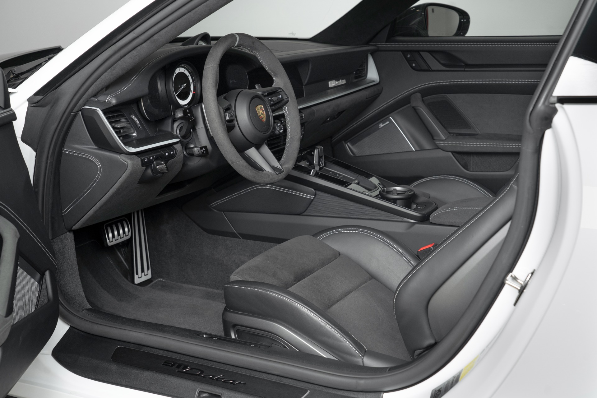 Used-2024-Porsche-911-Dakar