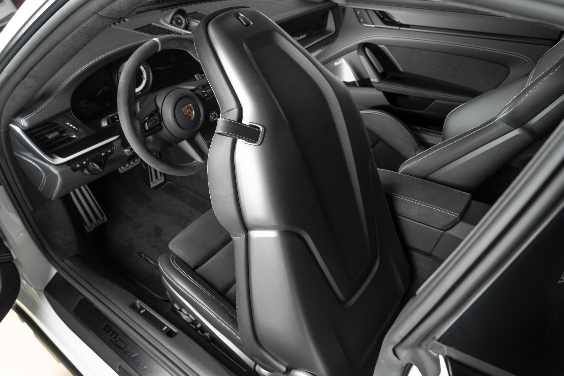 Used-2024-Porsche-911-Dakar