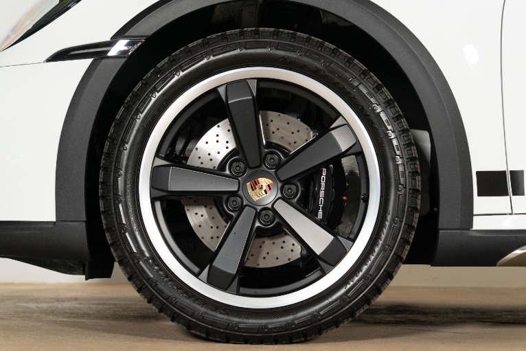 Used-2024-Porsche-911-Dakar