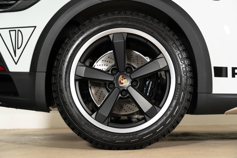 Used-2024-Porsche-911-Dakar