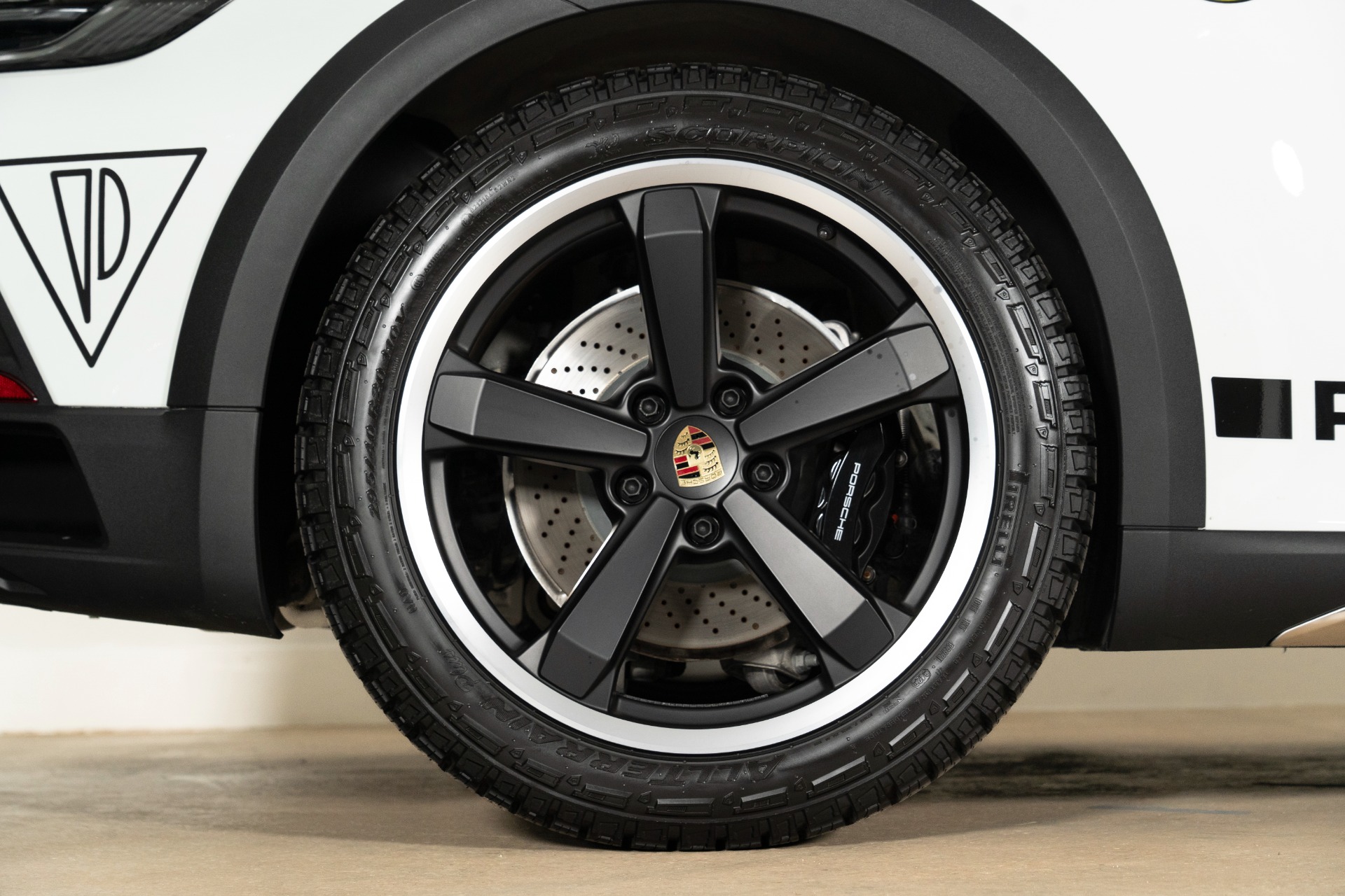 Used-2024-Porsche-911-Dakar