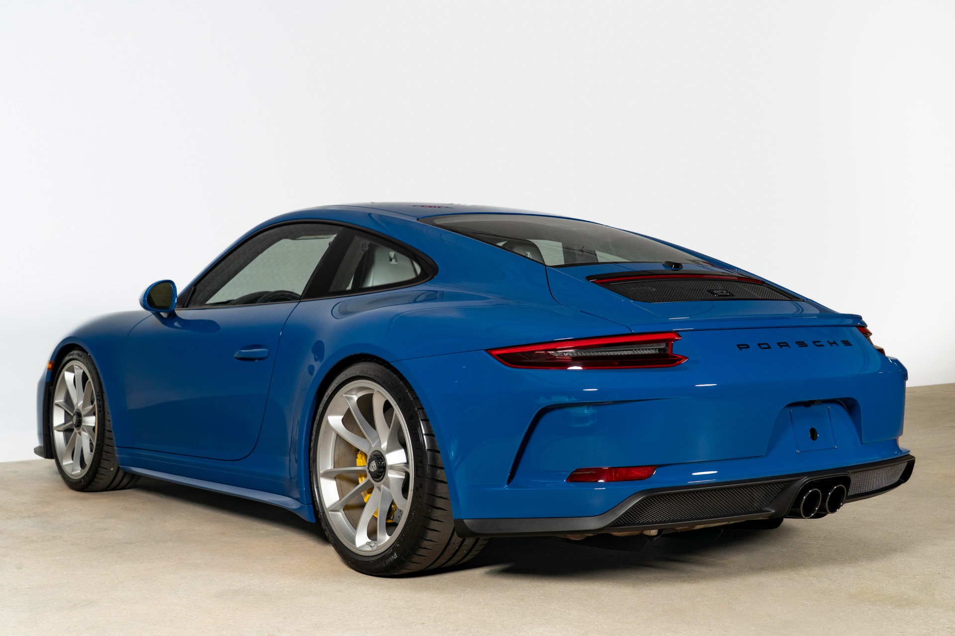 Used-2018-Porsche-911-GT3-Touring