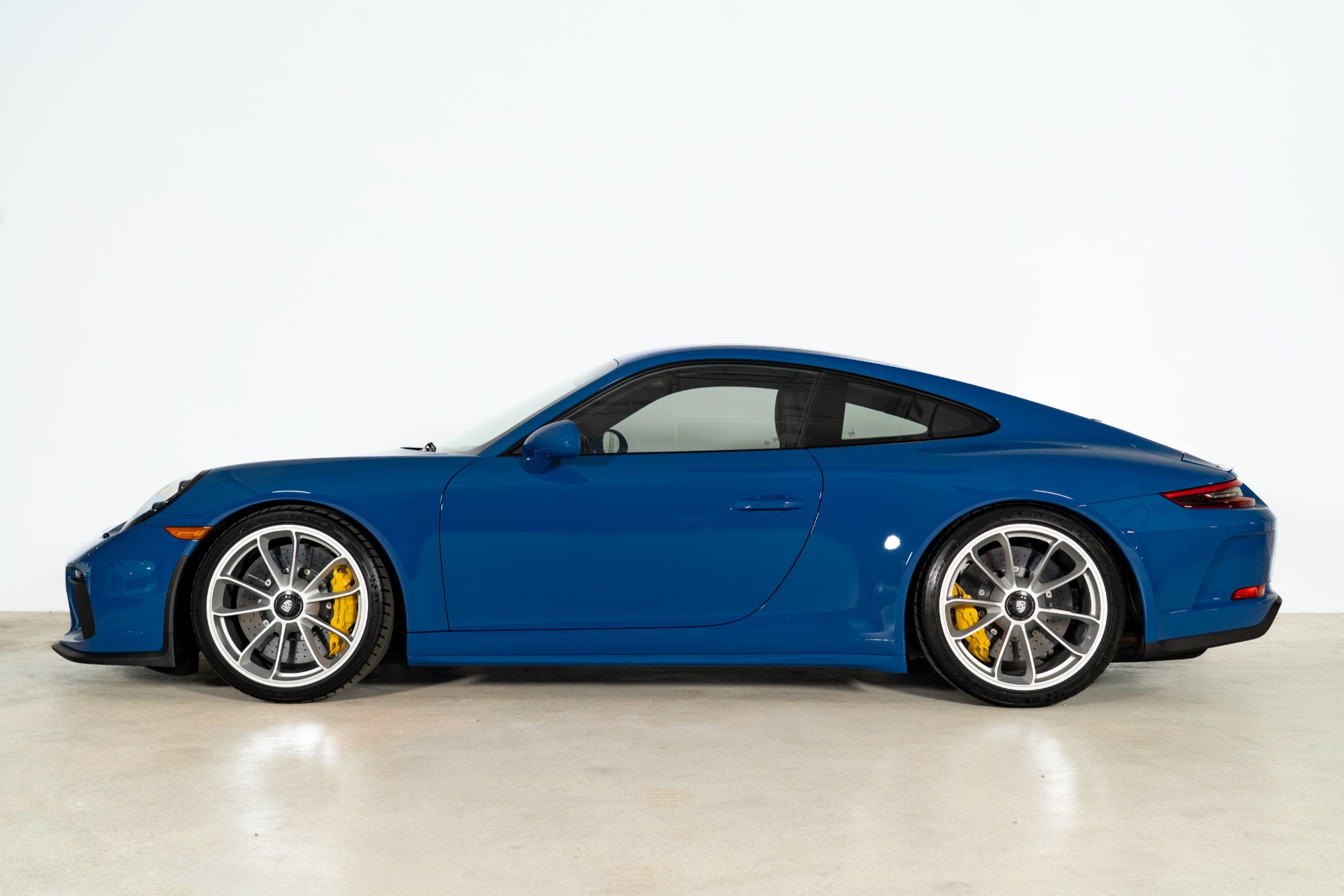 Used-2018-Porsche-911-GT3-Touring