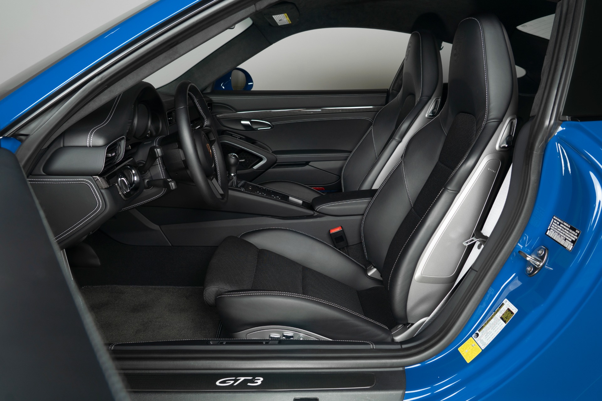 Used-2018-Porsche-911-GT3-Touring