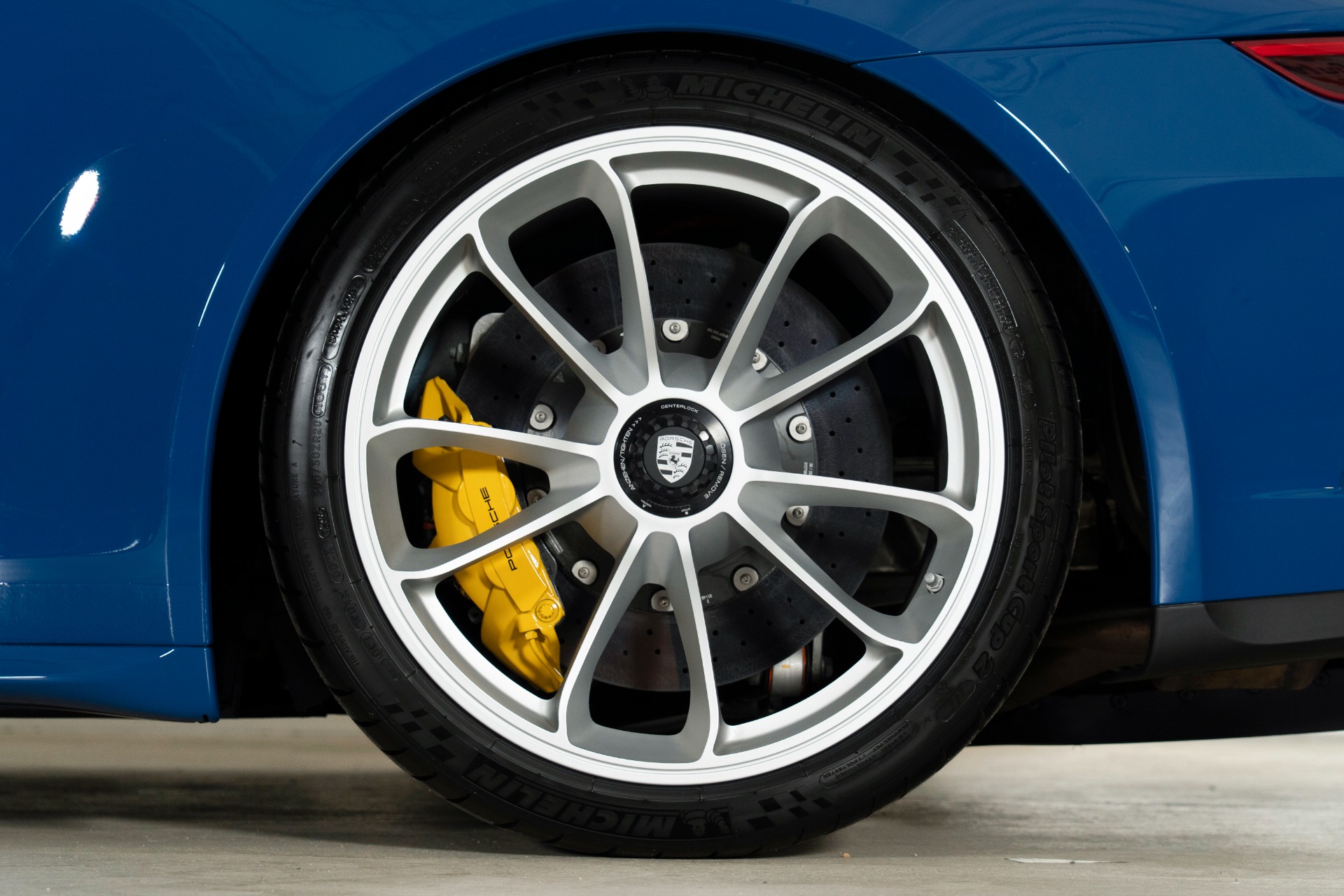 Used-2018-Porsche-911-GT3-Touring