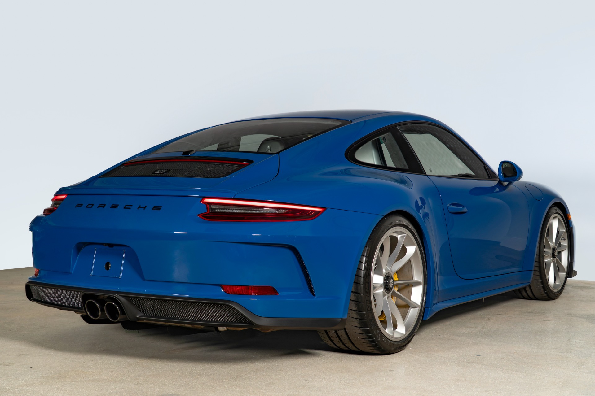 Used-2018-Porsche-911-GT3-Touring