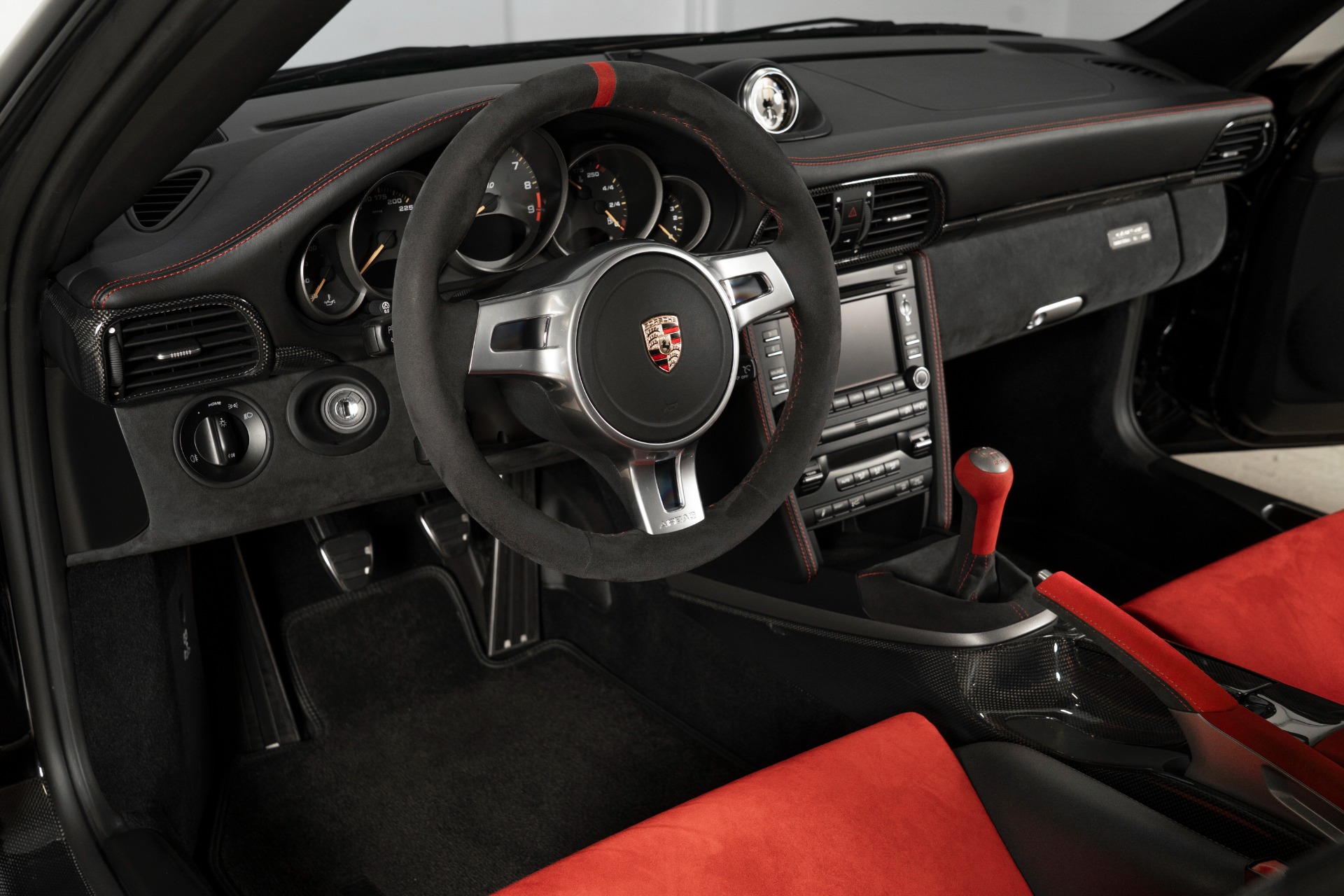 Used-2011-Porsche-911-GT3-RS-40