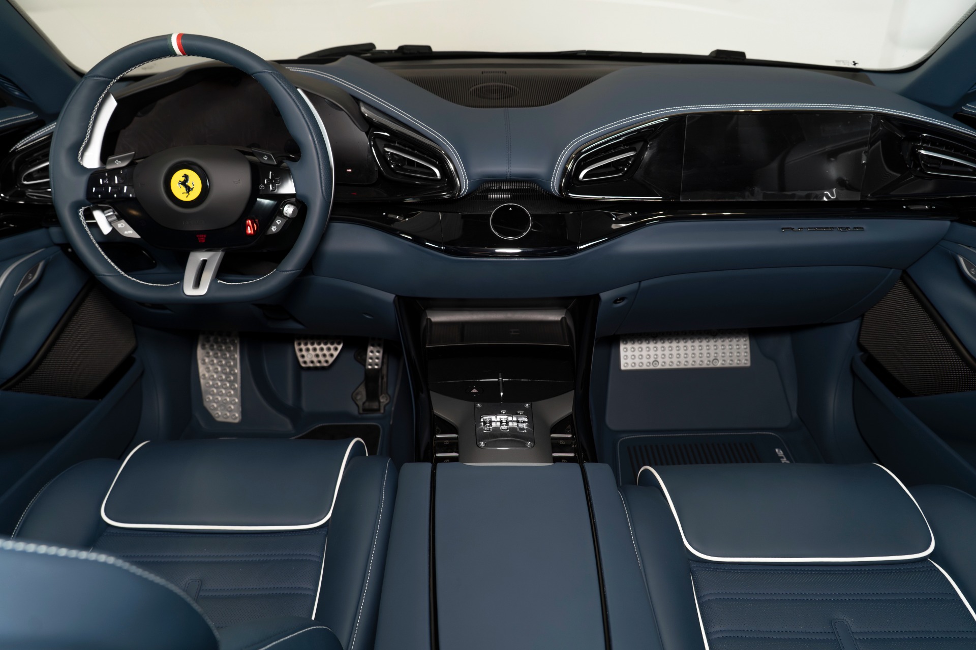 Used-2025-Ferrari-Purosangue