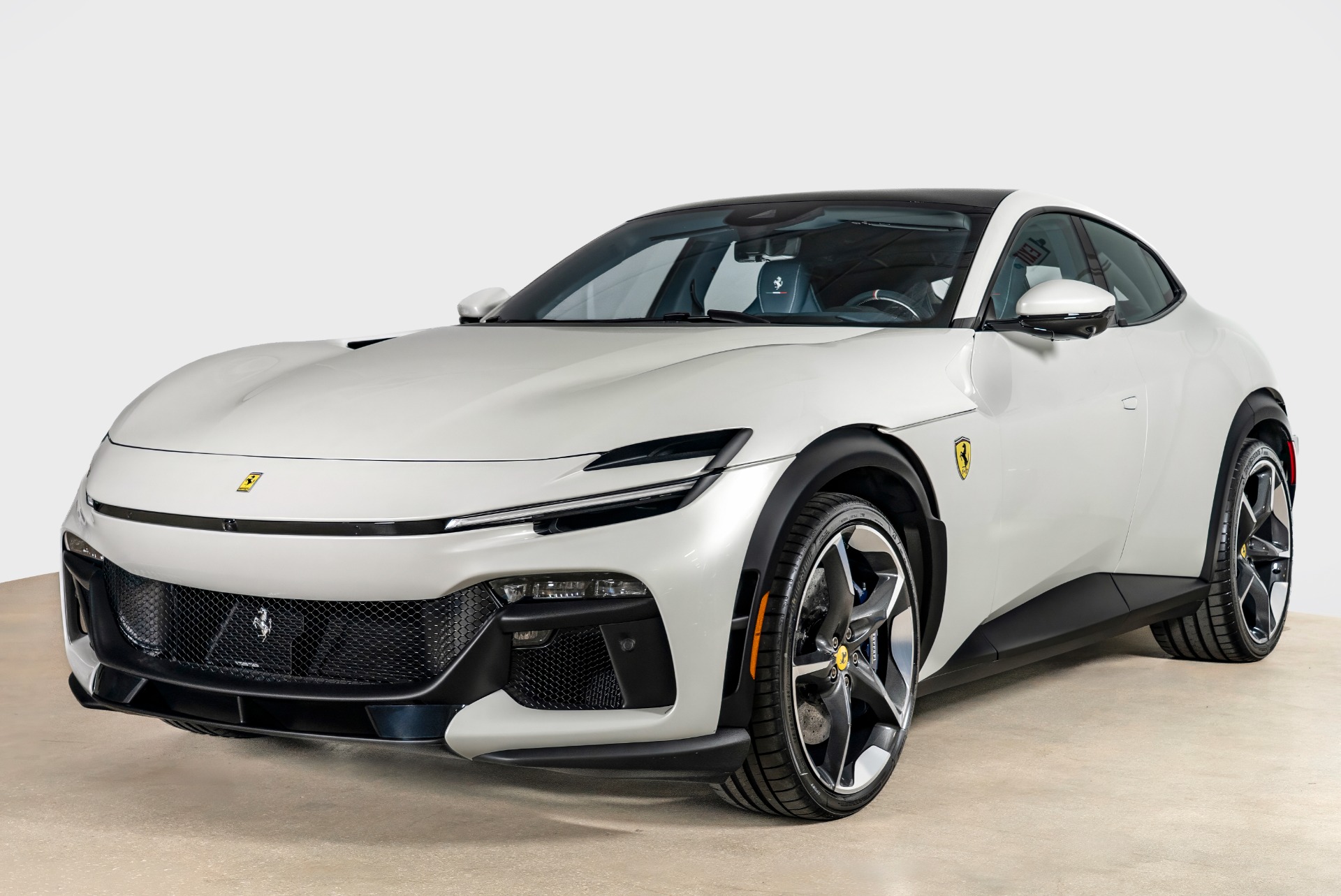 Used-2025-Ferrari-Purosangue