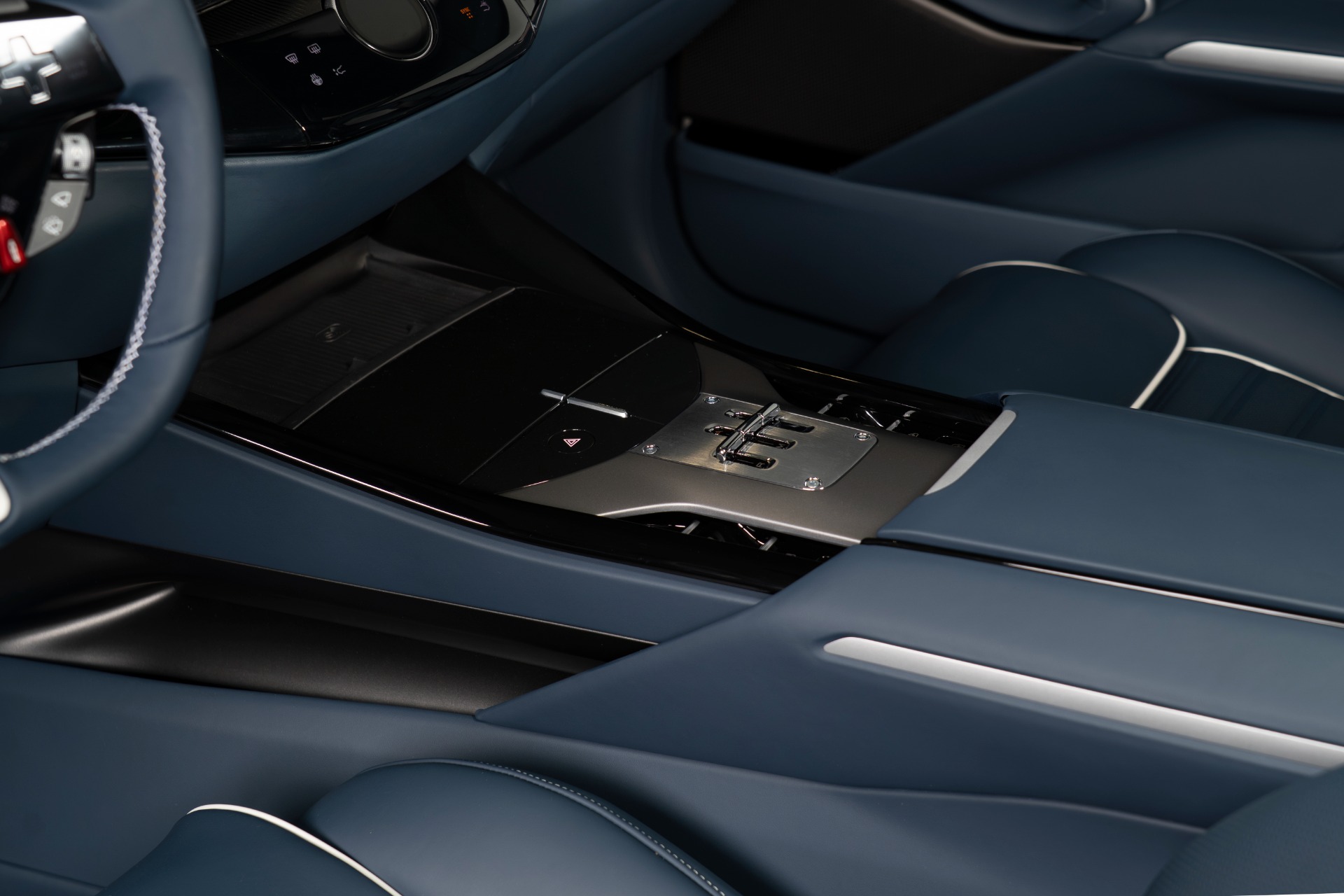 Used-2025-Ferrari-Purosangue