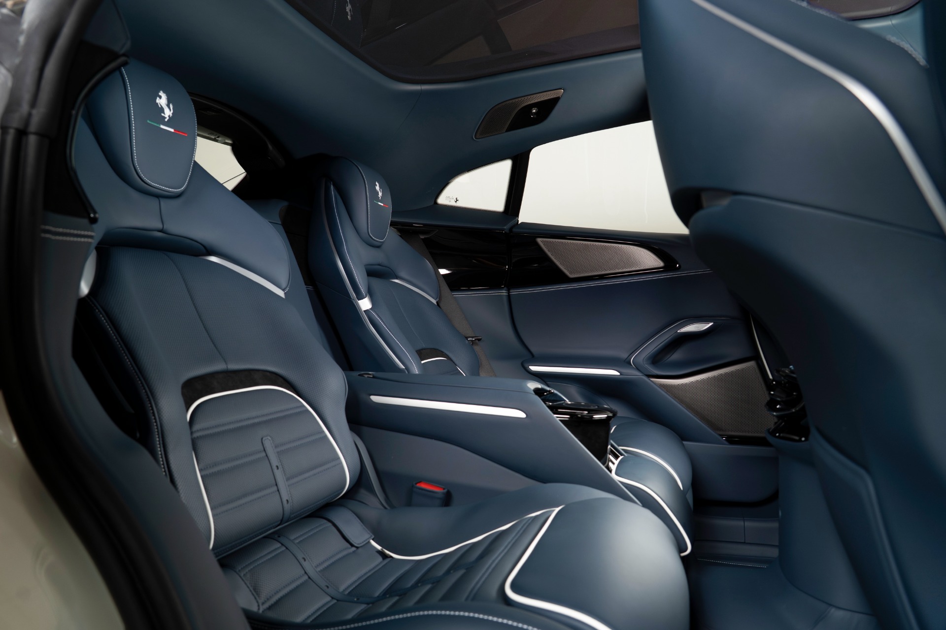 Used-2025-Ferrari-Purosangue