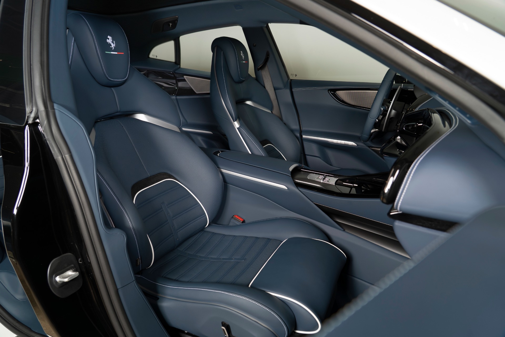 Used-2025-Ferrari-Purosangue