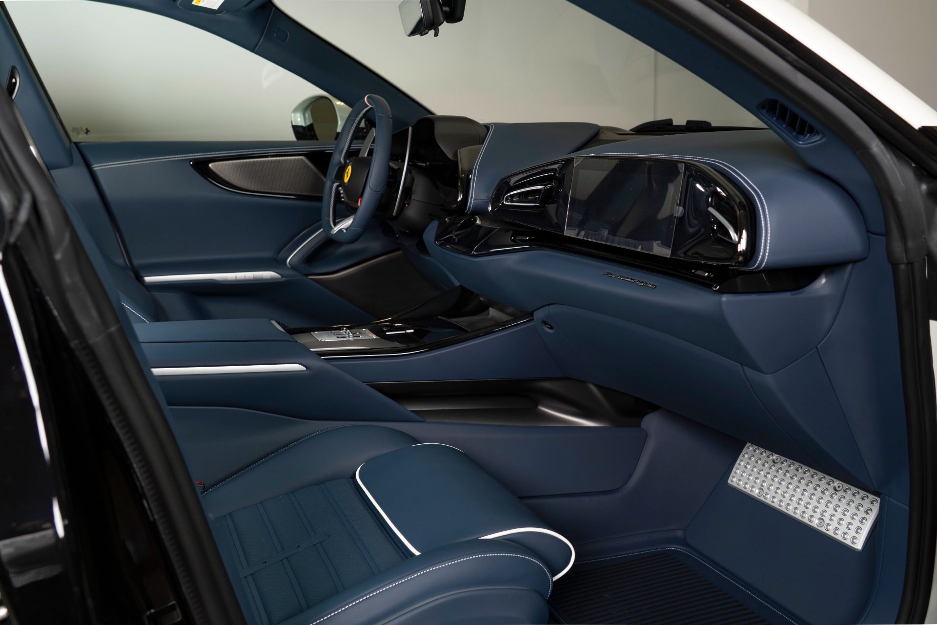 Used-2025-Ferrari-Purosangue