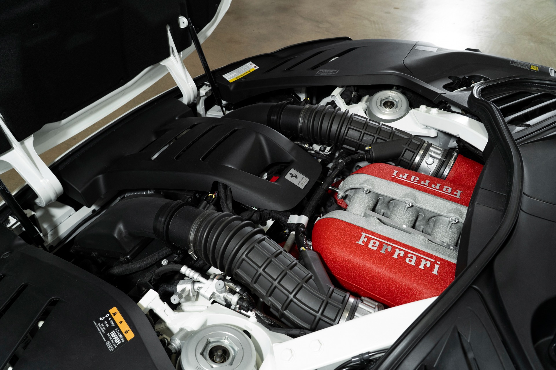Used-2025-Ferrari-Purosangue
