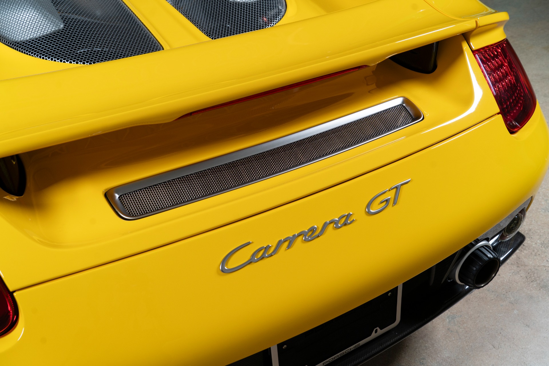 Used-2005-Porsche-Carrera-GT