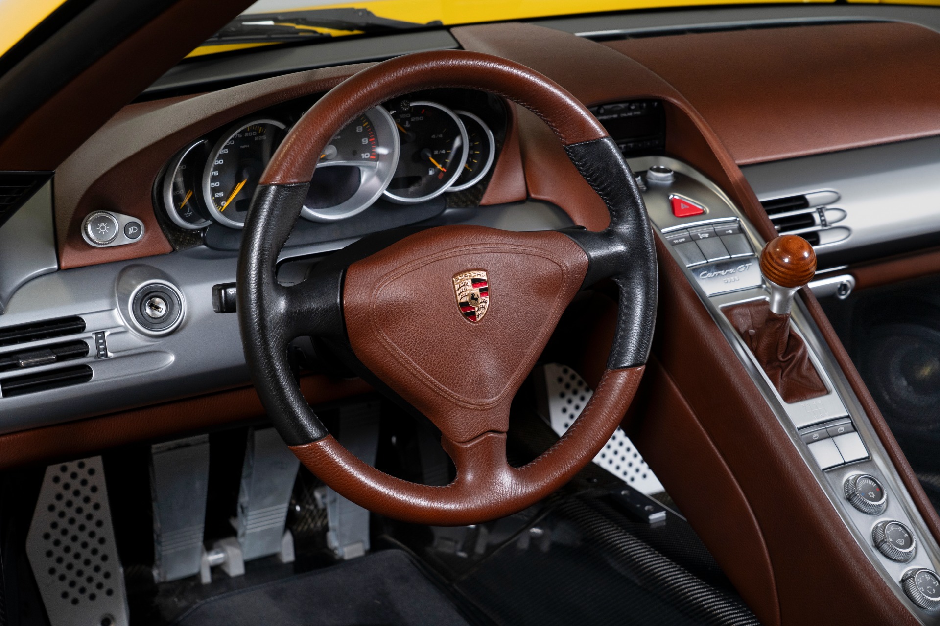 Used-2005-Porsche-Carrera-GT