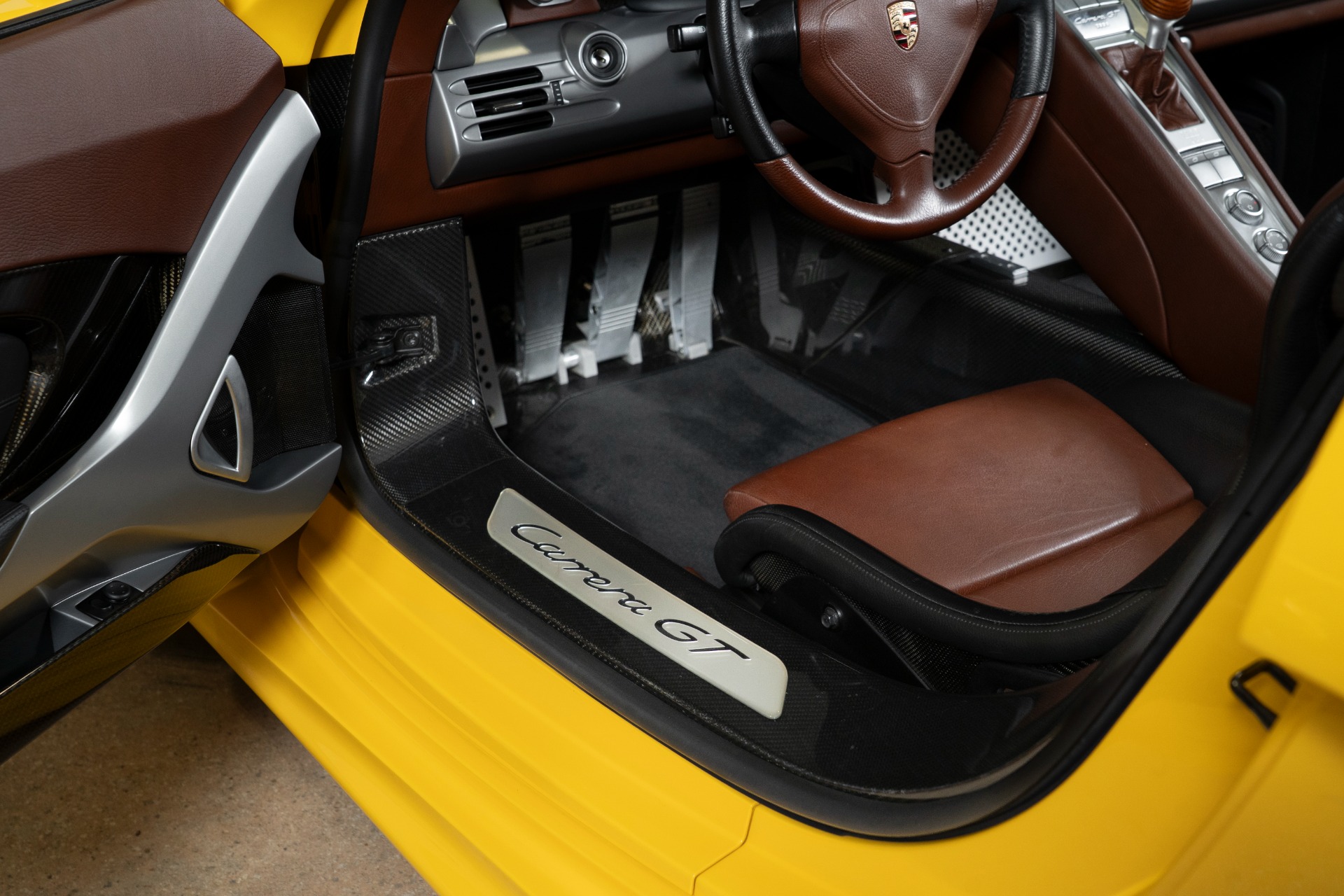 Used-2005-Porsche-Carrera-GT