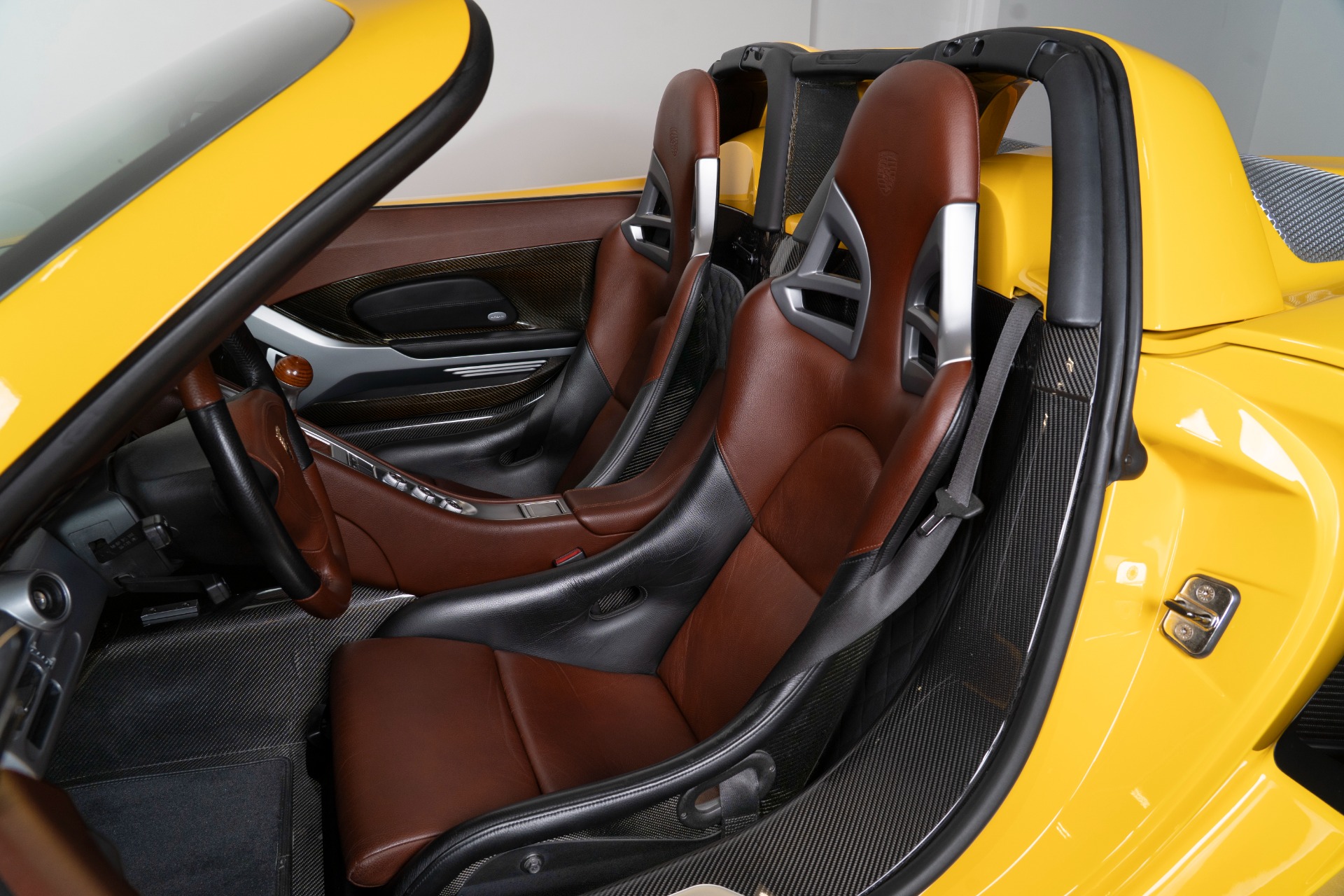 Used-2005-Porsche-Carrera-GT