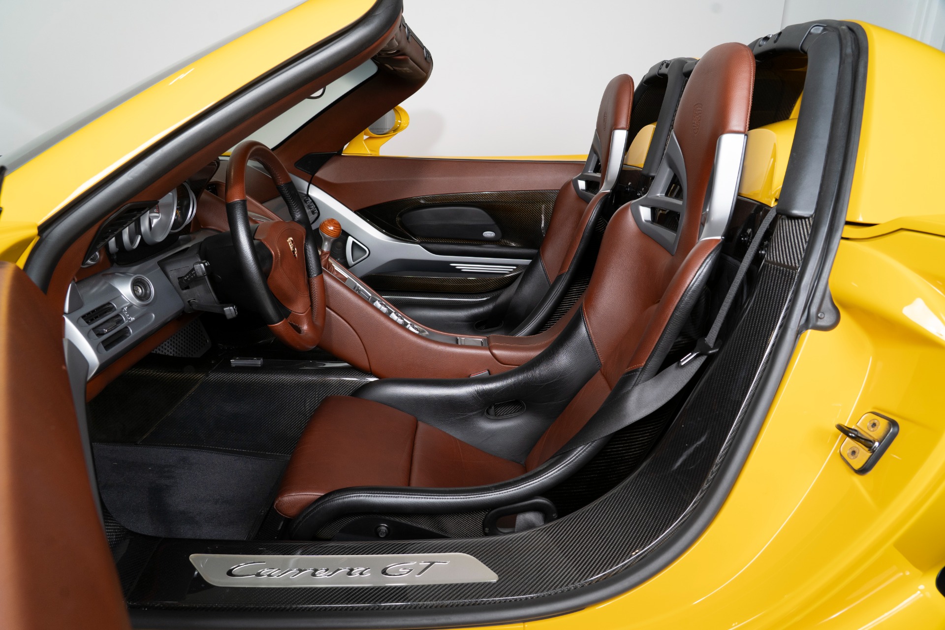Used-2005-Porsche-Carrera-GT
