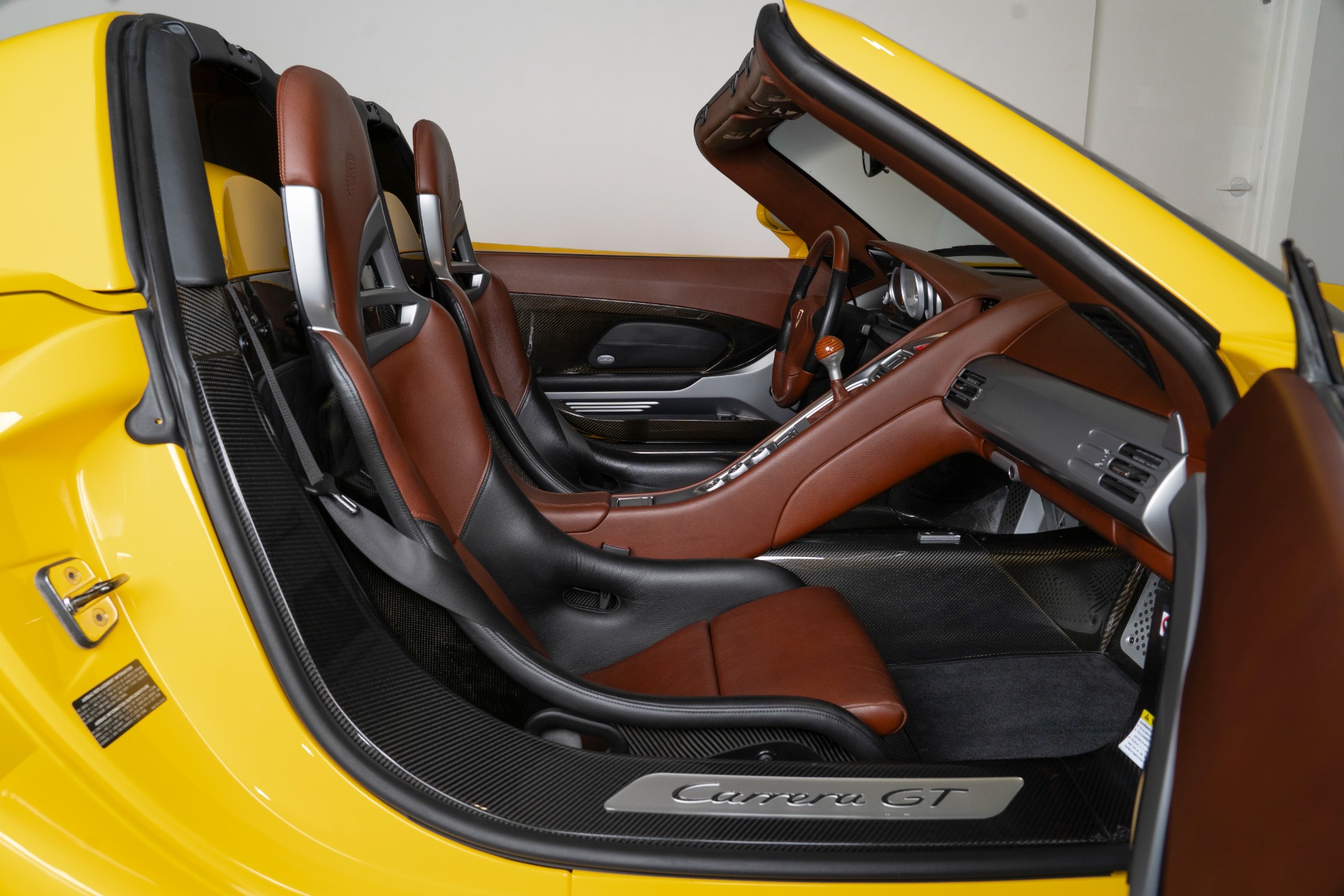 Used-2005-Porsche-Carrera-GT